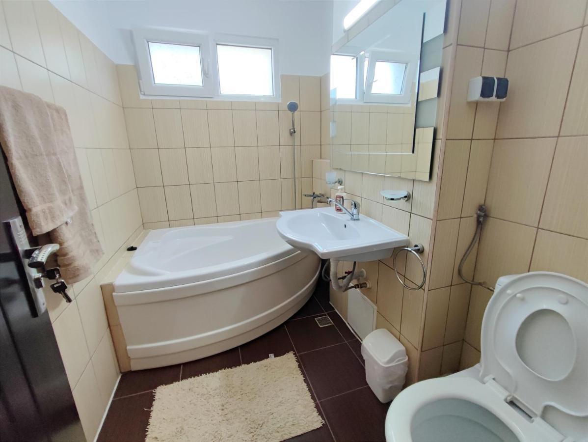 Ferienwohnung Deea Orşova Exterior foto